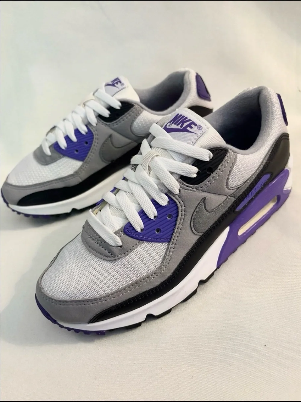 Nike Air Max 90 ‘Hyper Grape Sneakers